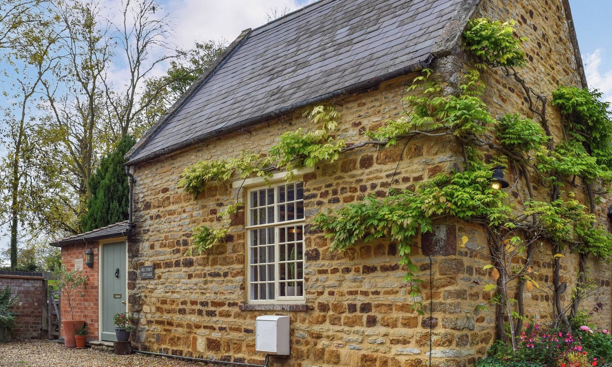 Kettering Cottage | 1 bedroom accommodation in Isham