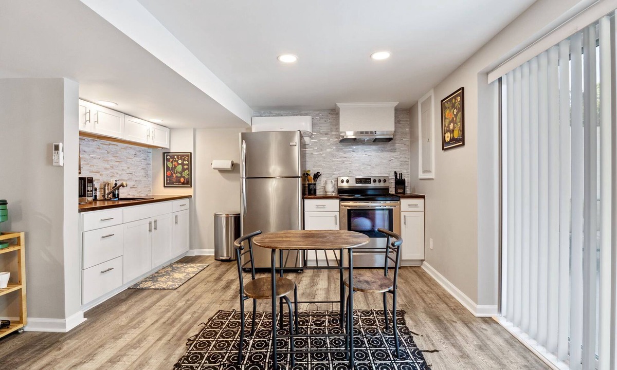 Lewisville Apartment | 1-bedroom apartment with AC/fire pit outdoor entertainment in Lewisville