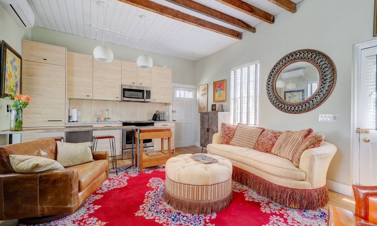 Wilmington Historic District Cottage | 1-bedroom cottage with fireplace, laundry, parking, patio in downtown Wilmington