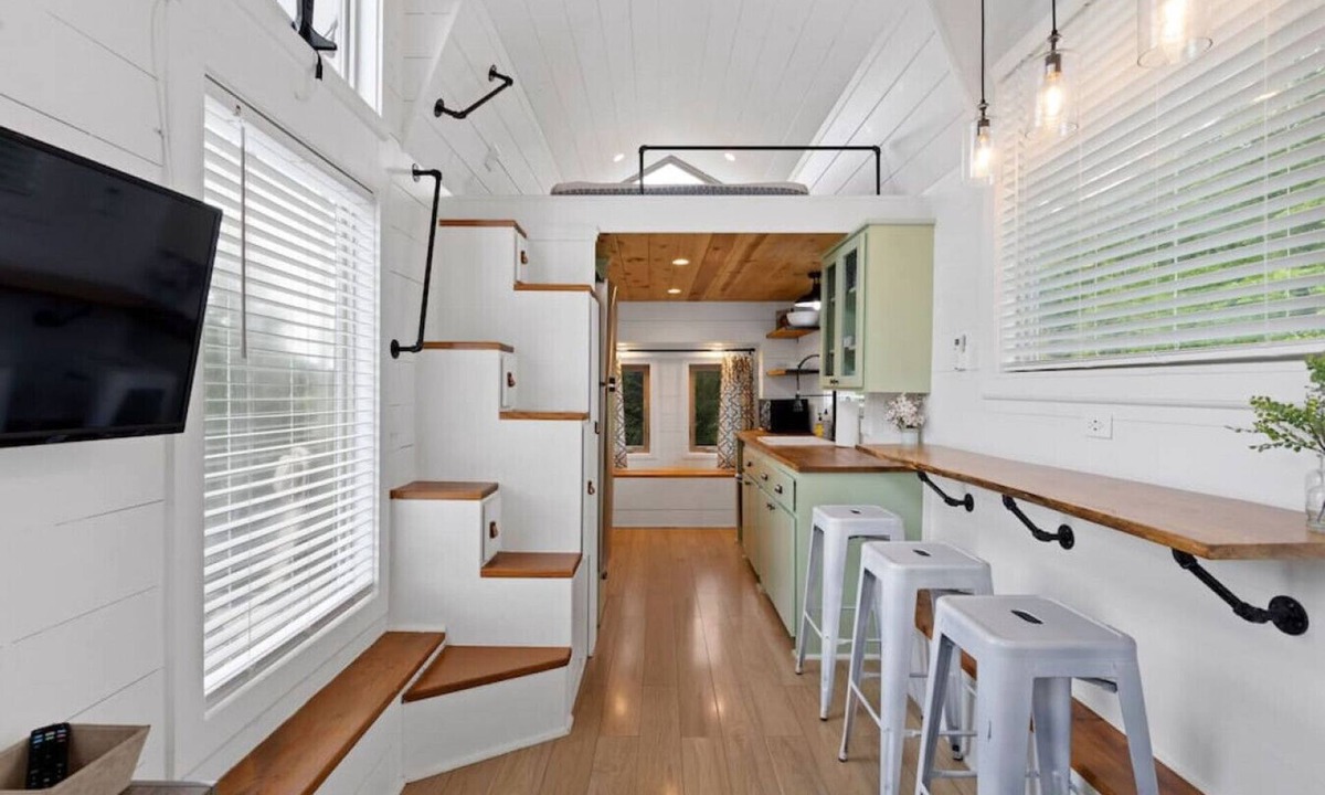 Mills River House | #1 Junior Mint · Junior Mint @ Acony Bell Tiny Home Village