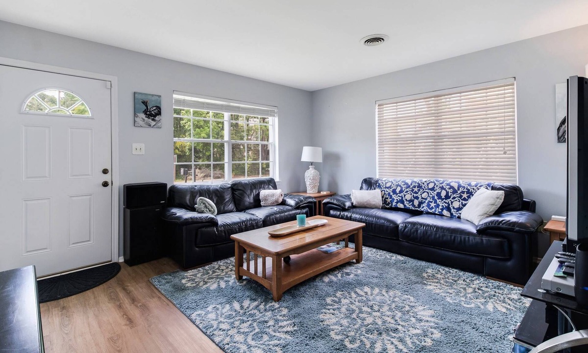 Tranquil Harbour House | 10% Off through Nov 30 - Wonderful Dog Friendly Cottage in the Peaceful Quiet Section of Oak Island