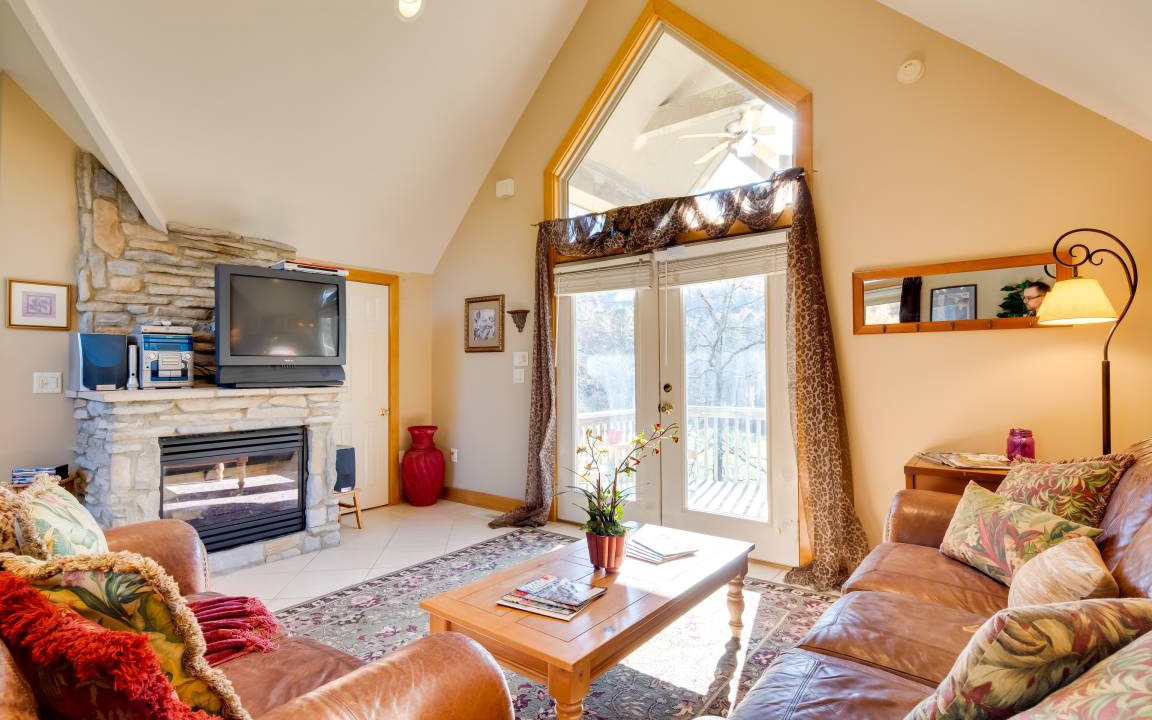 Lake Lure House | 102 m² House ∙ 2 bedrooms ∙ 4 guests