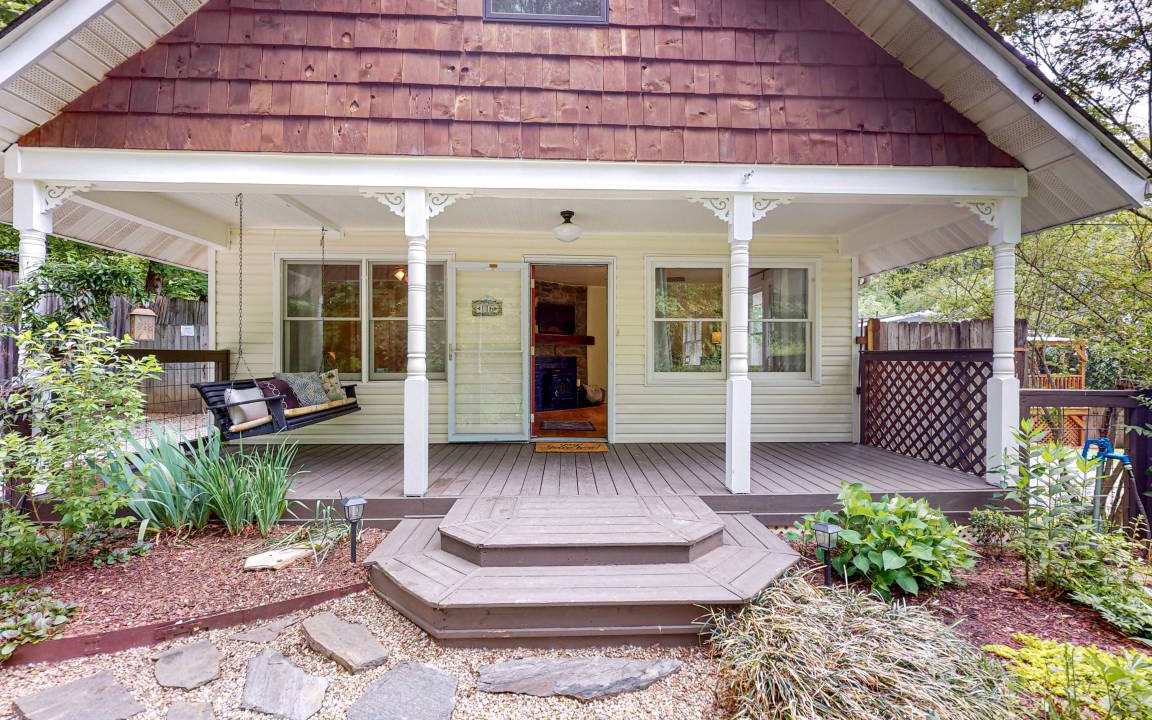 Black Mountain Cottage | 103 m² Cabin ∙ 2 bedrooms ∙ 4 guests