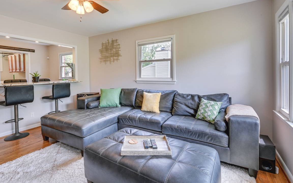 Old Irving Park House | 106 m² House ∙ 3 bedrooms ∙ 6 guests