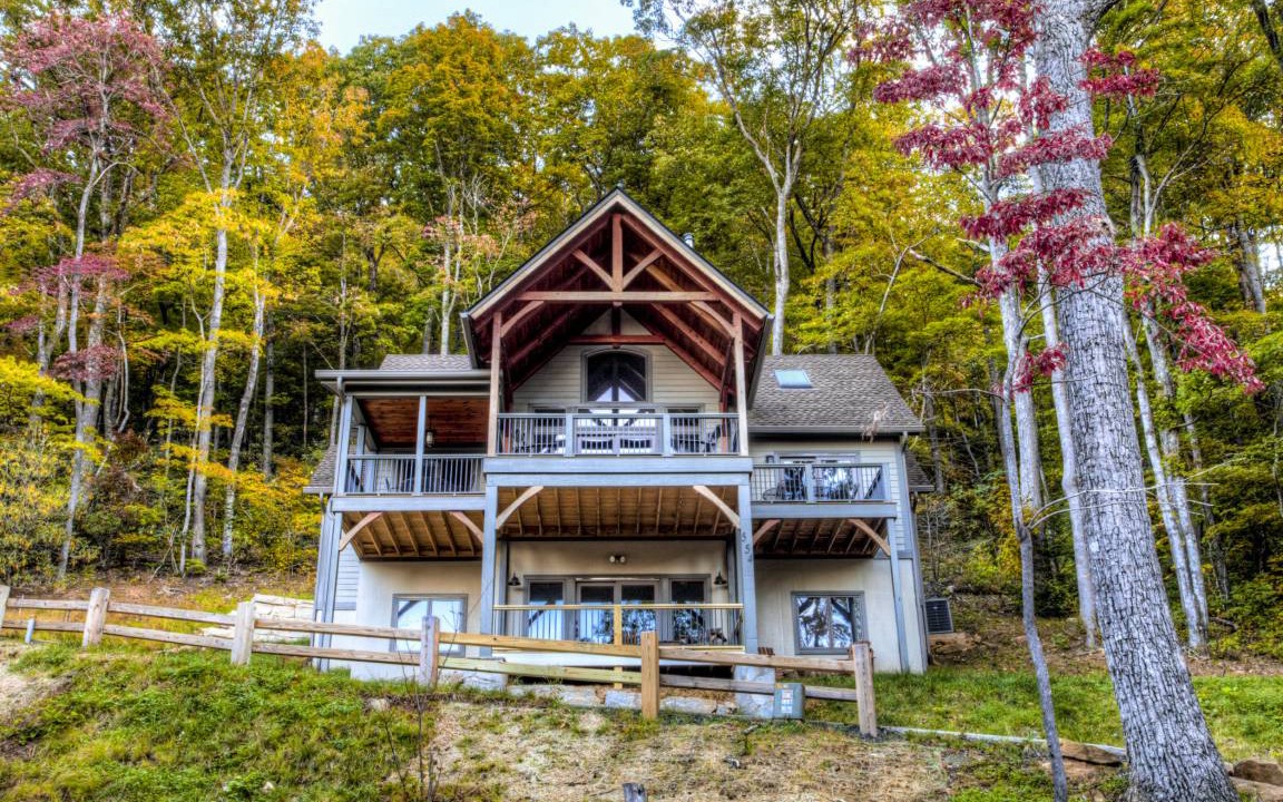 Black Mountain House | 108 m² House ∙ 5 bedrooms ∙ 14 guests