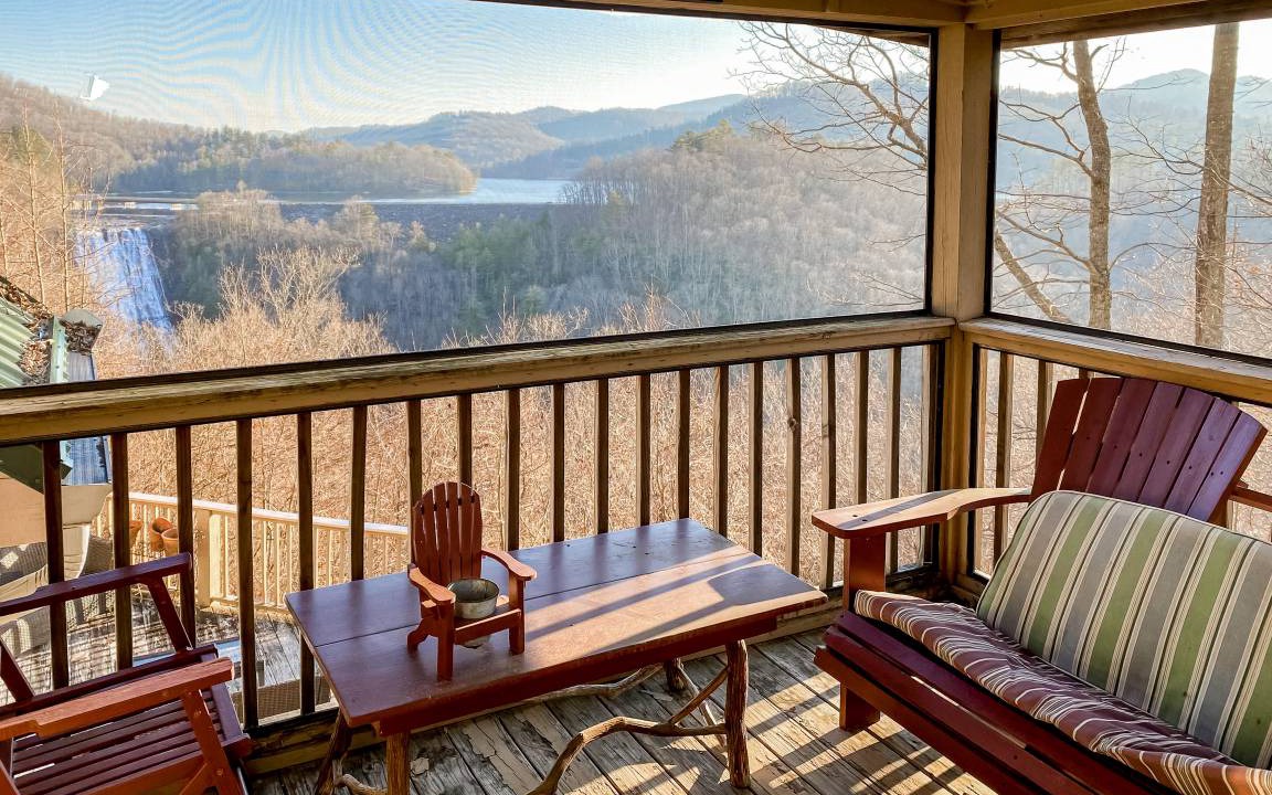 Cullowhee Cabin | 109 m² Cabin ∙ 2 bedrooms ∙ 6 guests