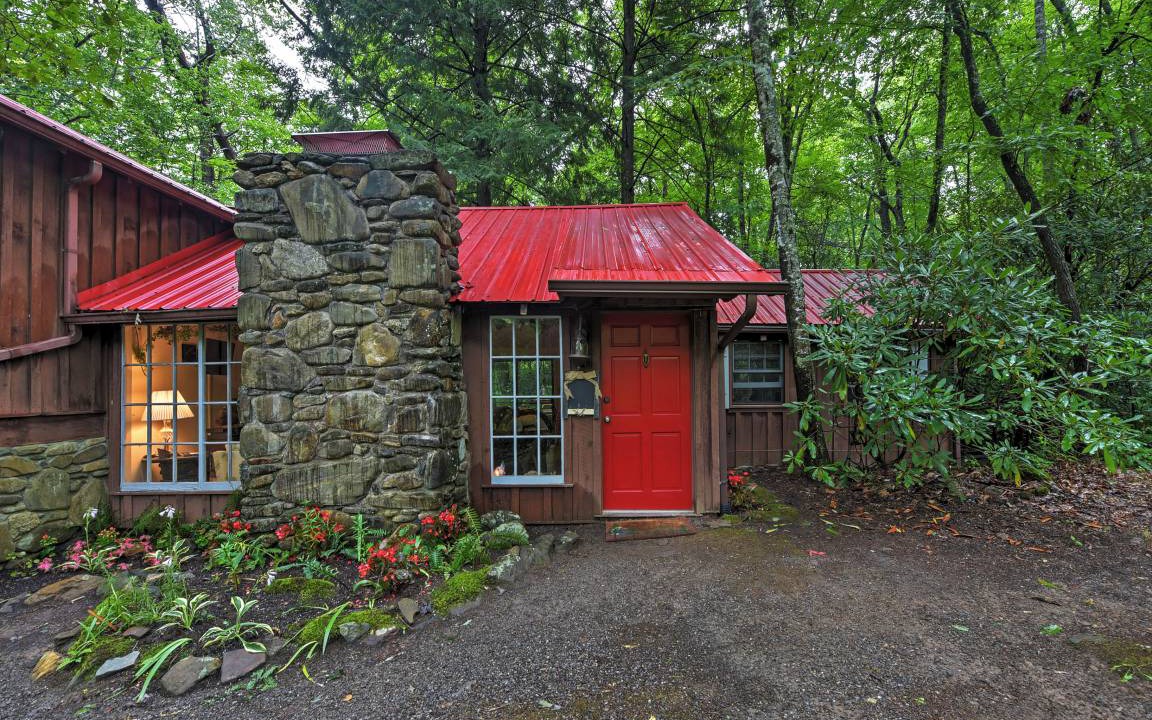 Candler Cottage | 111 m² Cabin ∙ 2 bedrooms ∙ 6 guests