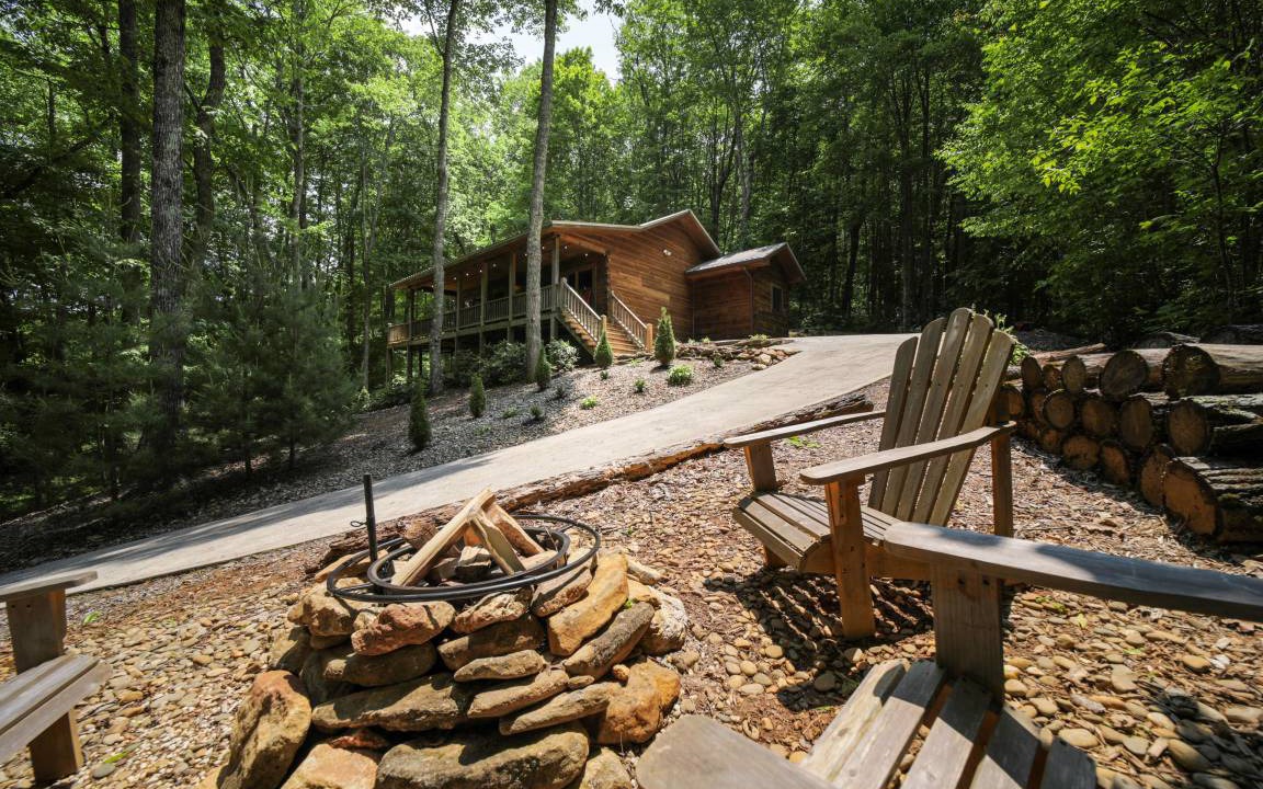 Cullowhee House | 116 m² House ∙ 2 bedrooms ∙ 6 guests