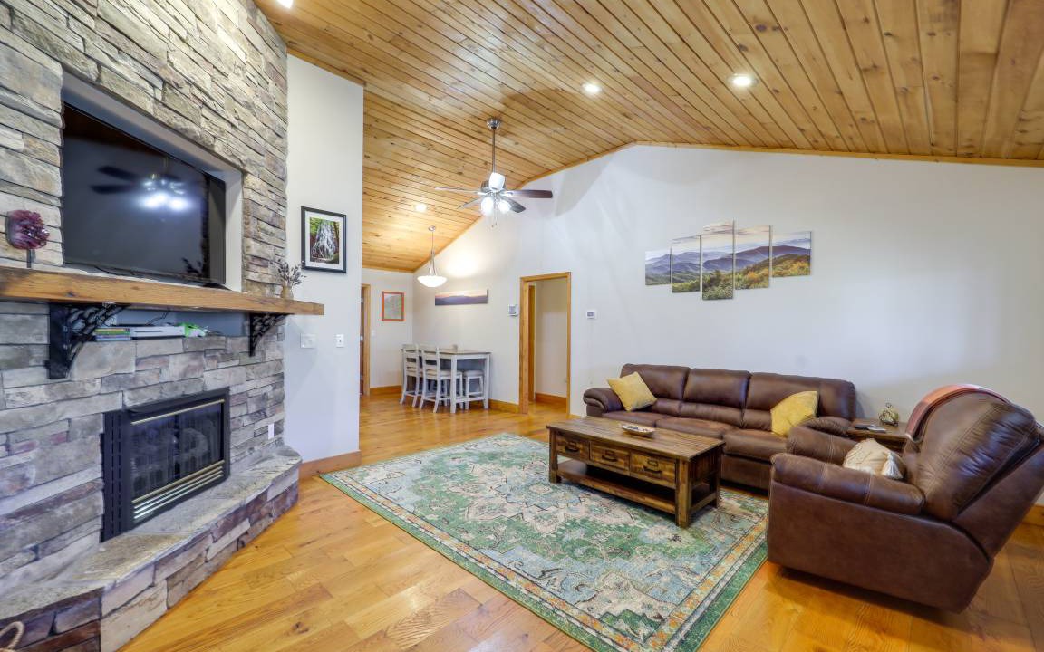Spruce Pine House | 116 m² House ∙ 3 bedrooms ∙ 6 guests