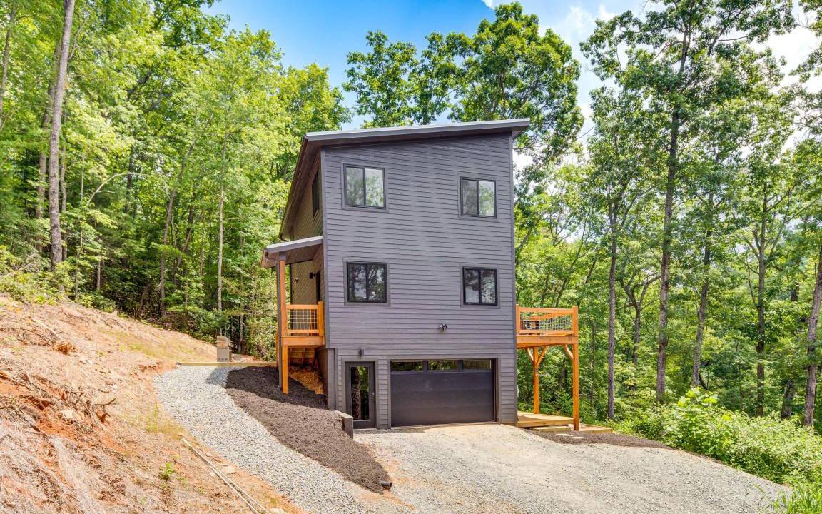 Hendersonville House | 118 m² House ∙ 3 bedrooms ∙ 6 guests