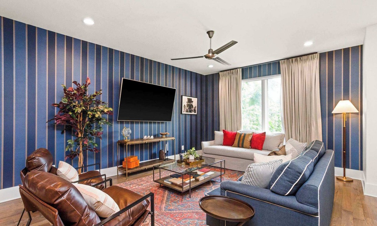 Eighth Avenue House | 12 South | 7 Beds | 2mi to Broadway