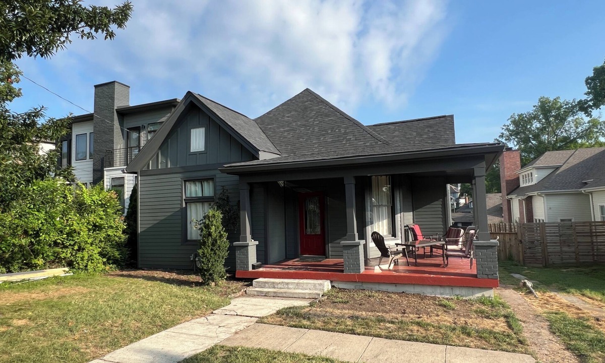 Historic Waverly House | 12 South Abode near Belmont University, Shopping and great food