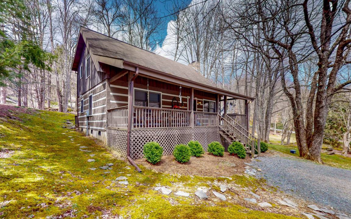 Seven Devils Cabin | 120 m² Cabin ∙ 2 bedrooms ∙ 6 guests