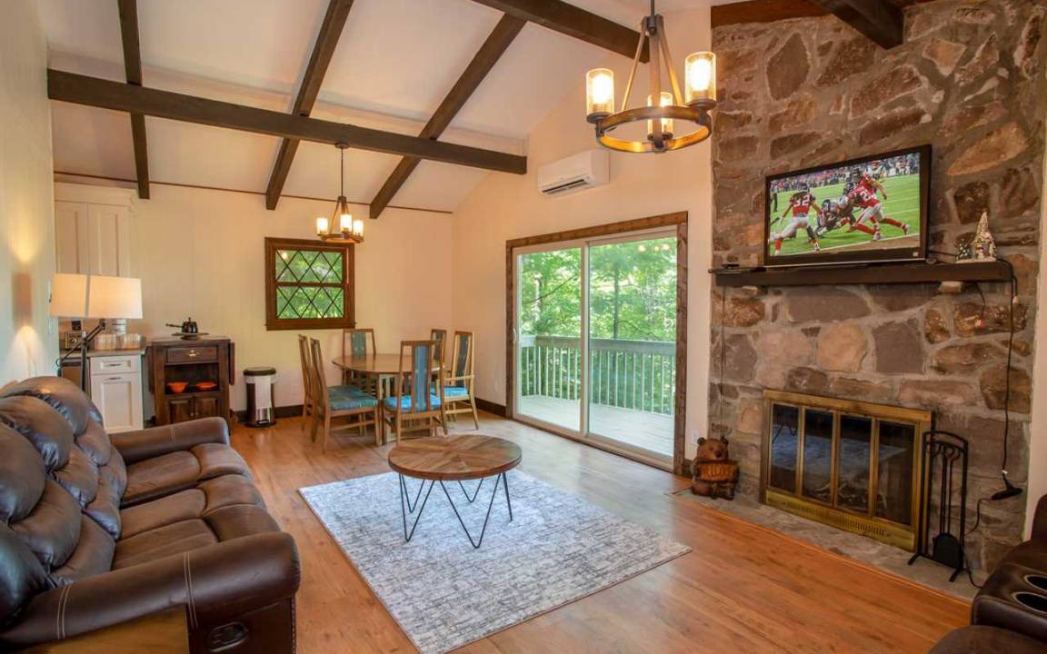 Charter Hills Cottage | 123 m² Cabin ∙ 2 bedrooms ∙ 6 guests