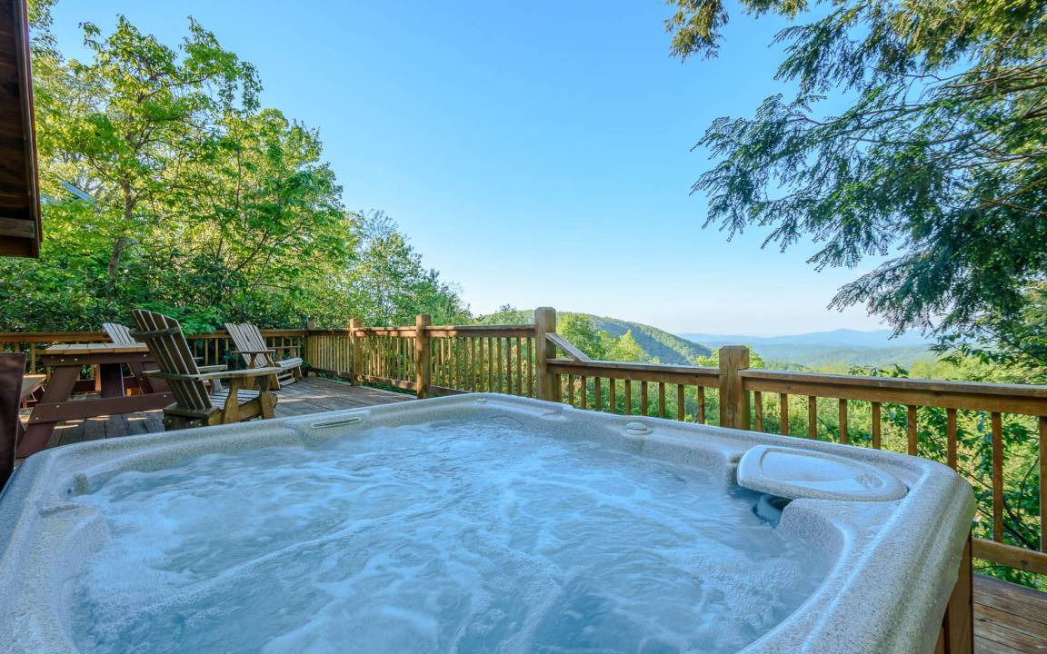 Blowing Rock Cabin | 124 m² Cabin ∙ 2 bedrooms ∙ 4 guests