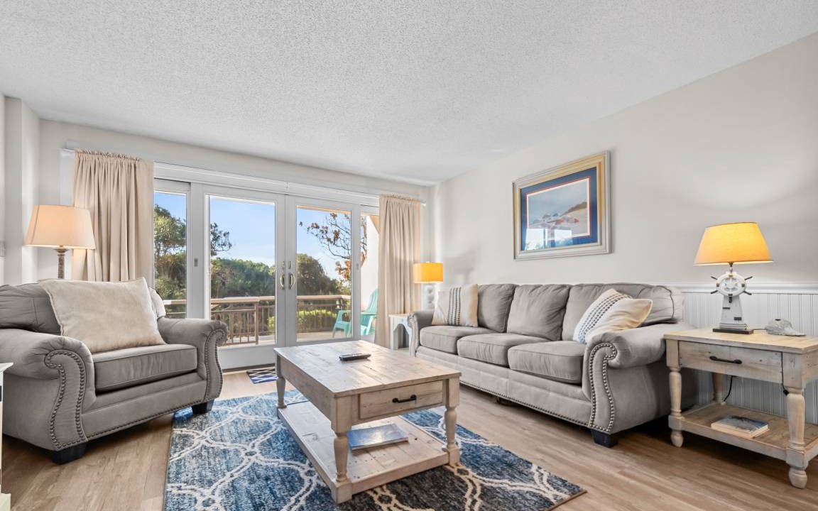 Pine Knoll Shores Condo | 136 m² Condo ∙ 3 bedrooms ∙ 6 guests