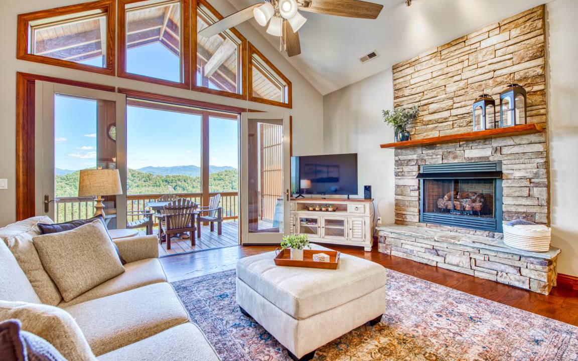 Whittier Condo | 138 m² Condo ∙ 2 bedrooms ∙ 5 guests