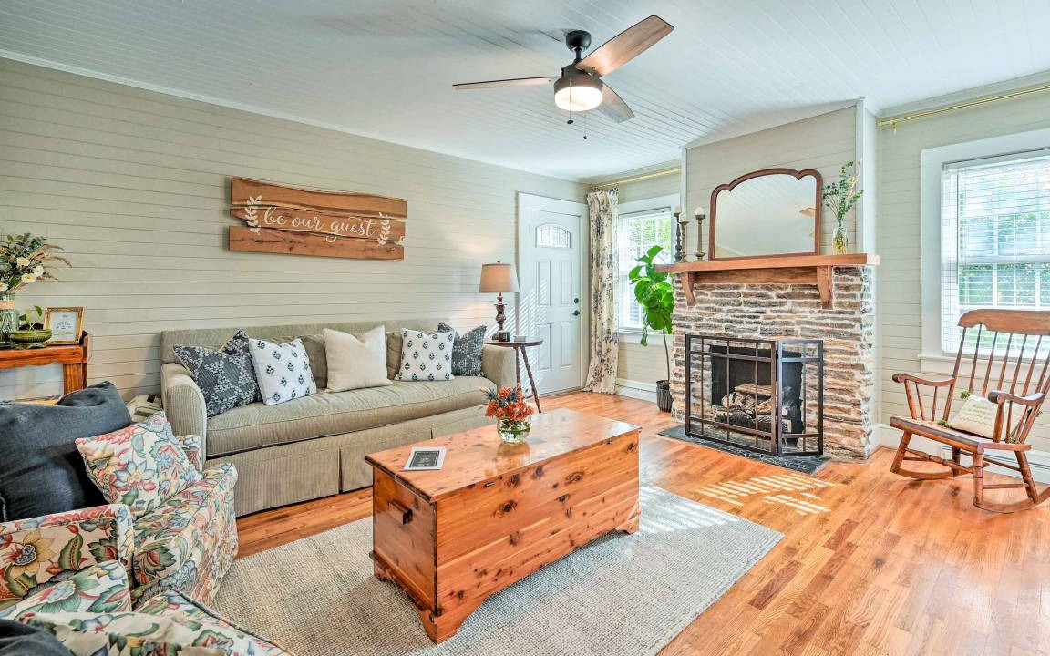 Browns Summit Cottage | 139 m² Cabin ∙ 3 bedrooms ∙ 8 guests