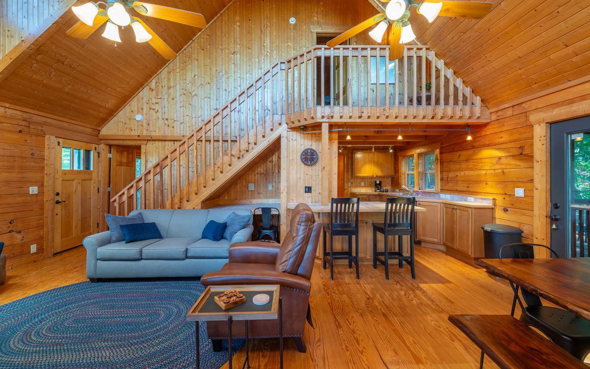 Vein Mountain Cabin | 141 m² Cabin ∙ 2 bedrooms ∙ 6 guests