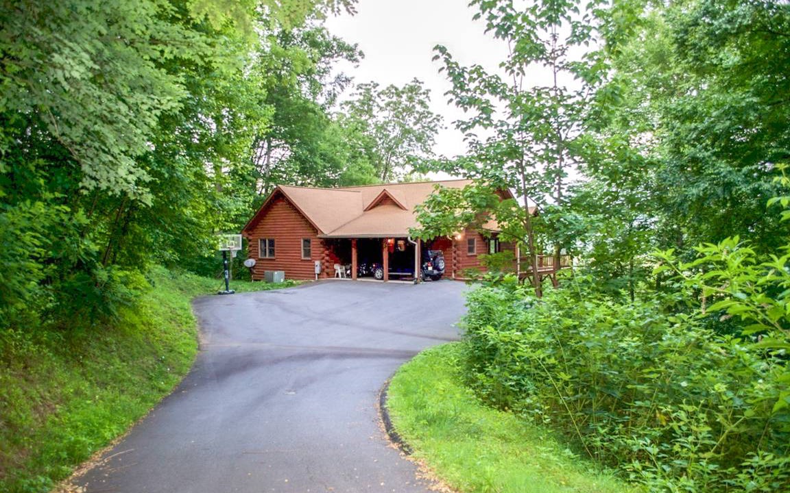 Glens of Ironduff Cabin | 152 m² Cabin ∙ 4 bedrooms ∙ 8 guests