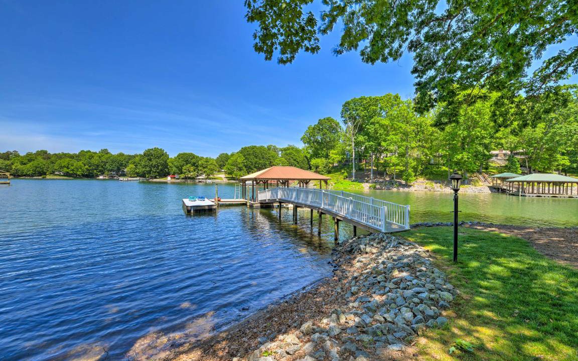 Mooresville House | 152 m² House ∙ 2 bedrooms ∙ 6 guests