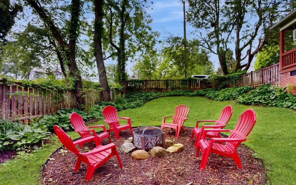 Weaverville House | 155 m² House ∙ 3 bedrooms ∙ 8 guests