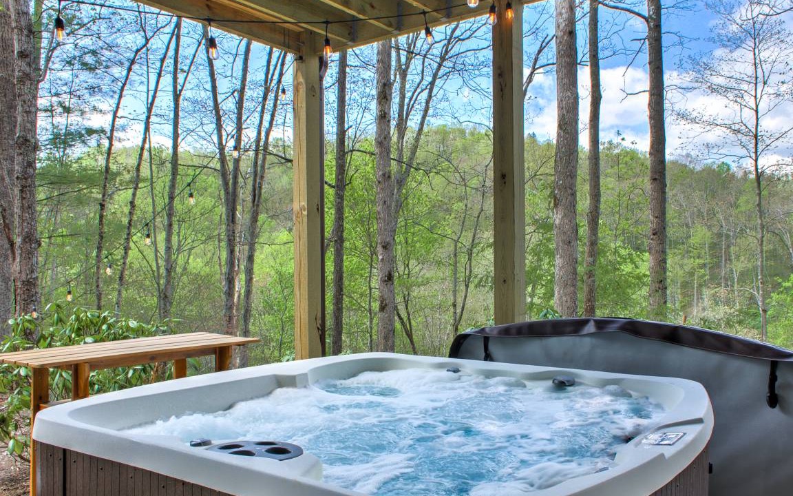 Spruce Pine House | 166 m² House ∙ 3 bedrooms ∙ 9 guests