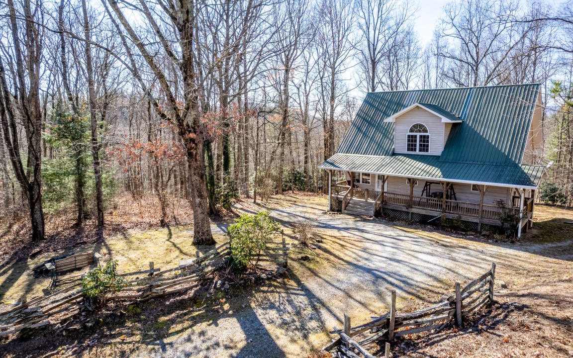 Scaly Mountain House | 167 m² House ∙ 2 bedrooms ∙ 6 guests