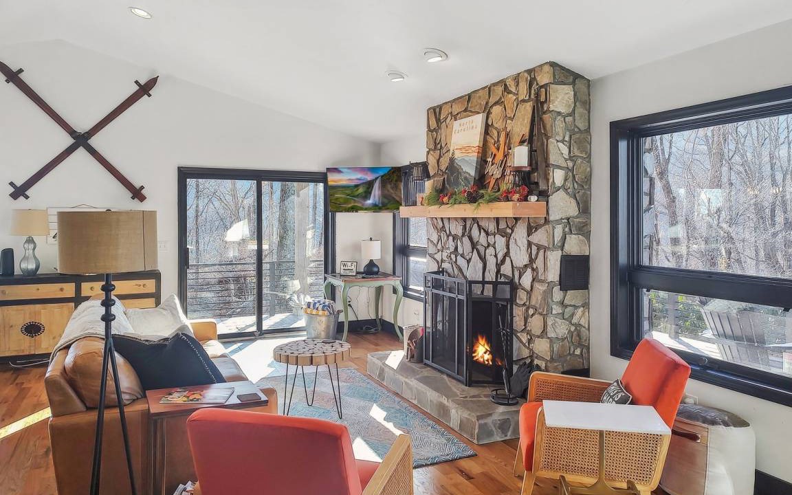 Tynecastle Cabin | 168 m² Cabin ∙ 3 bedrooms ∙ 7 guests