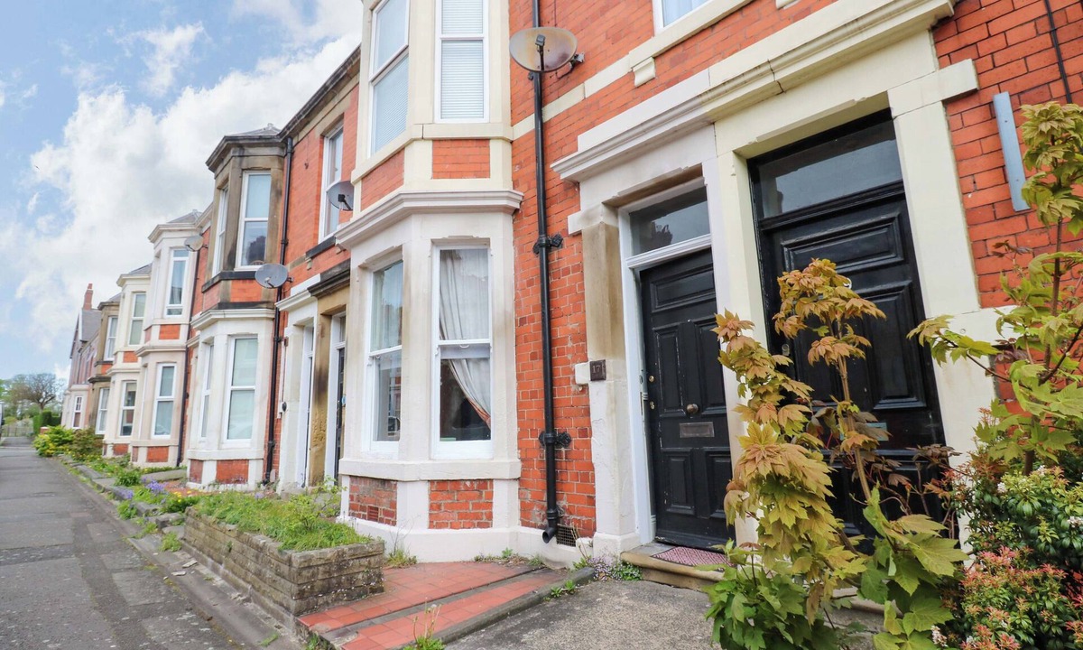 Jesmond Cottage | 17 FAIRFIELD ROAD, family friendly in Newcastle
