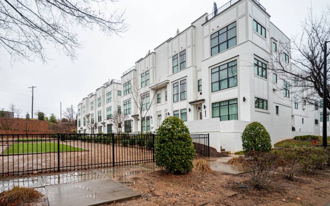 Wesley Heights Apartment | 170 m² Apartment ∙ 3 bedrooms ∙ 6 guests