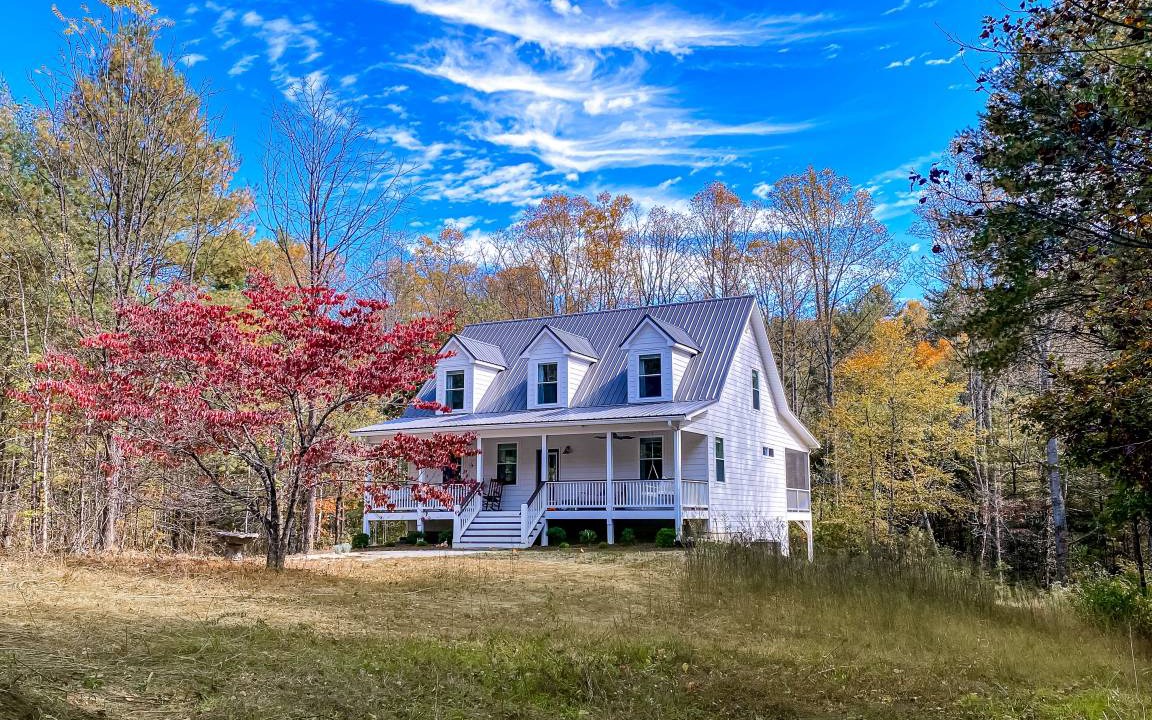 Hendersonville House | 174 m² House ∙ 3 bedrooms ∙ 8 guests