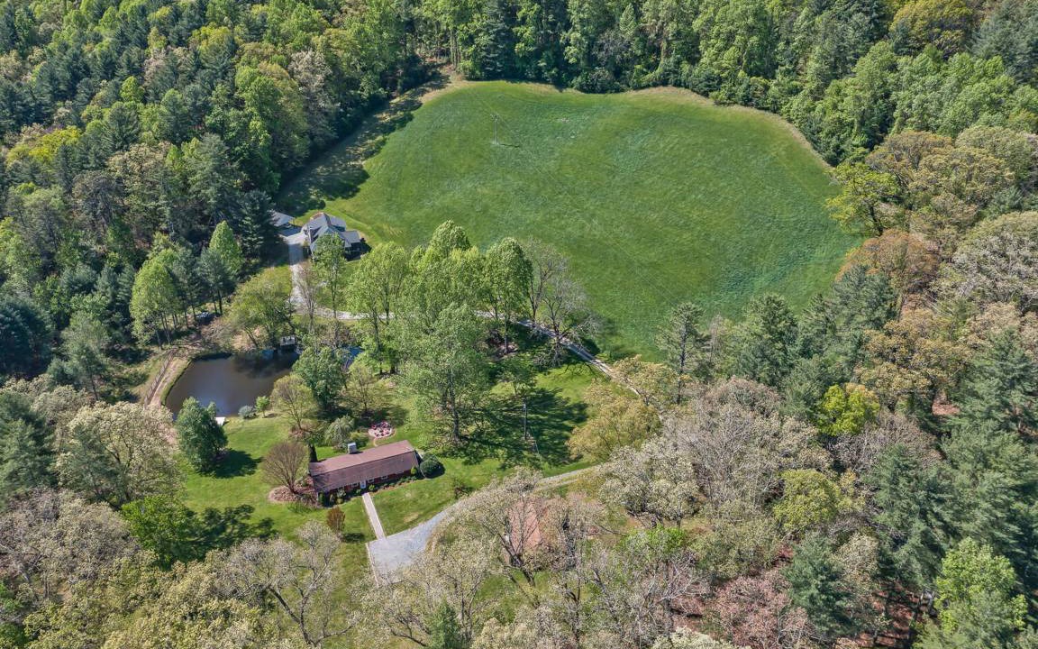 Horse Shoe House | 185 m² House ∙ 3 bedrooms ∙ 6 guests