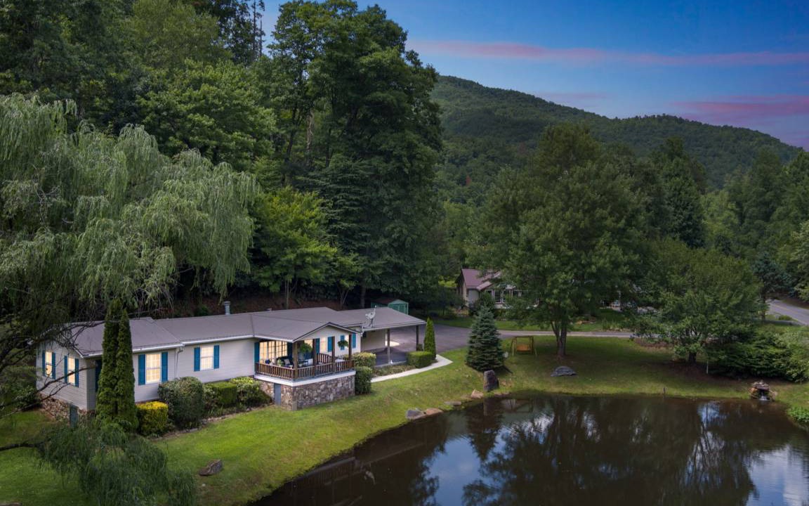 Whittier House | 186 m² House ∙ 4 bedrooms ∙ 12 guests