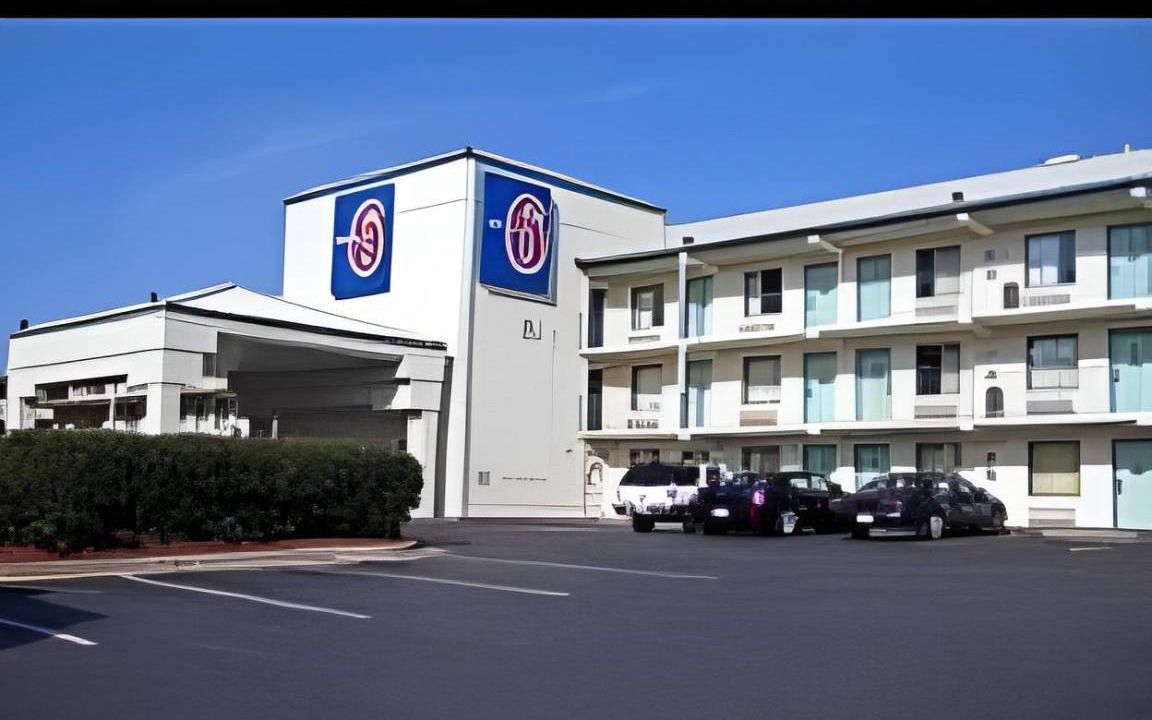 Southwest Raleigh Hotel | 19 m² Hotel ∙ 6 guests