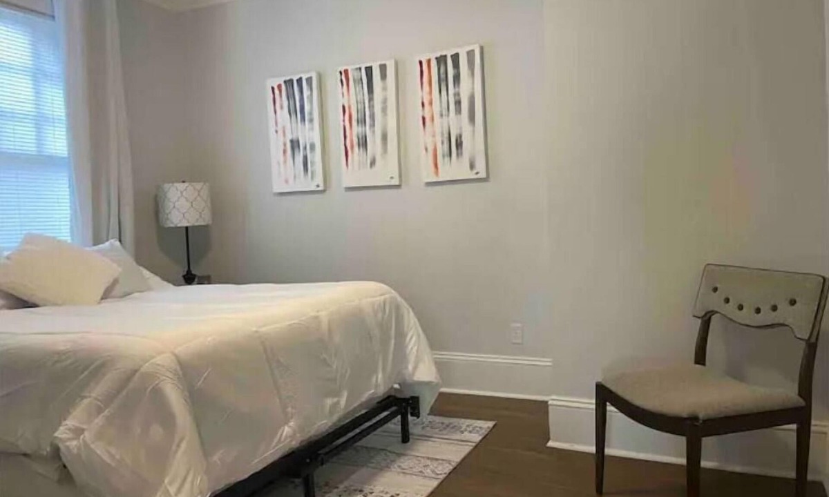 Statesville House | 1920s Gem Near Downtown.3BR/2.5BA.4 Beds.Pets OK. AC/WiFi.Parking