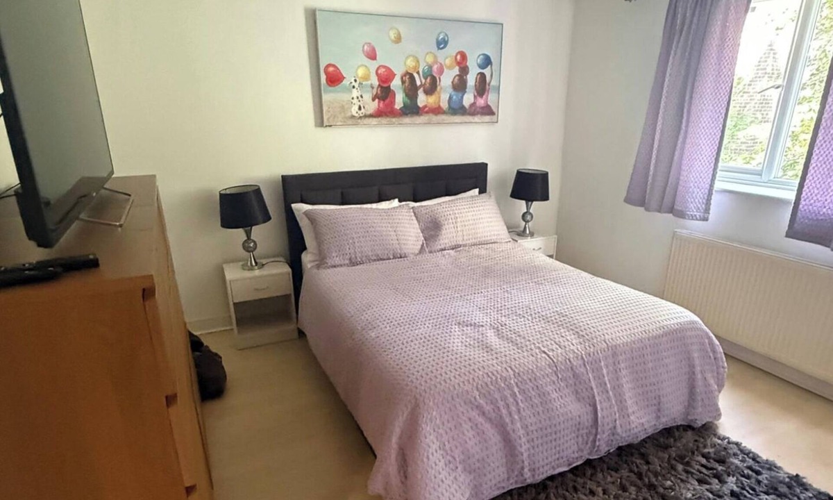 Copers Cope Apartment | 2 Bed Apartment Sleeps 4 - Free Parking - Balcony