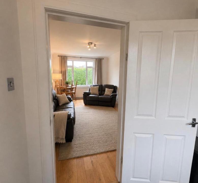 Longcroft Apartment | 2 bed corstorphine