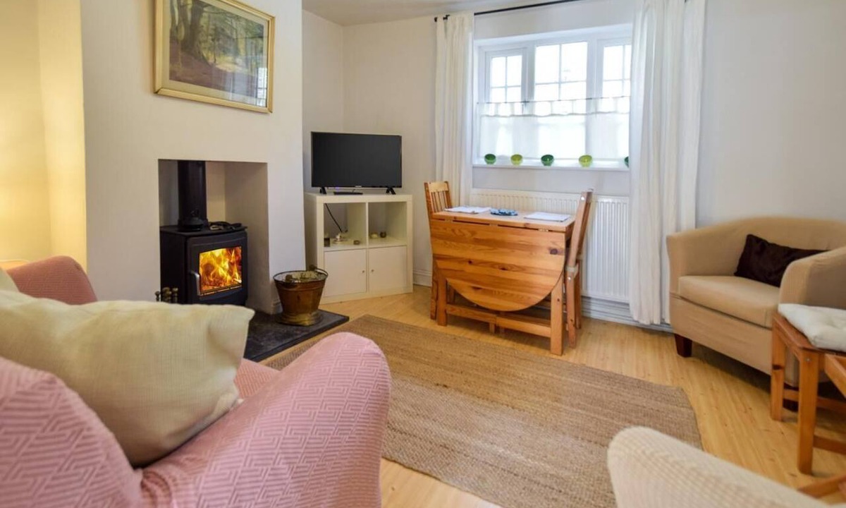 Langtoft Cottage | 2 Bed in Driffield (oc-93141)