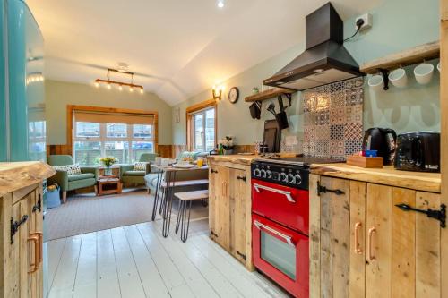 Irstead Cabin | 2 Bed in Eccles-on-Sea oc-s30665