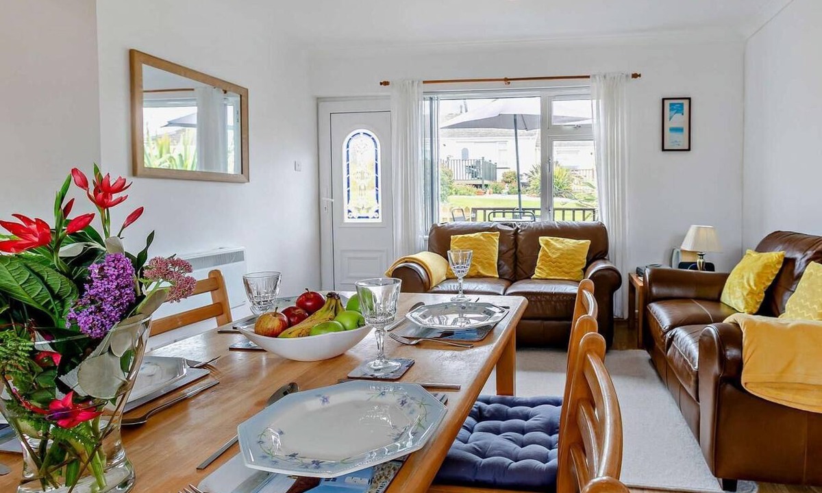 Mullion House | 2 Bed in Helston (oc-36430)