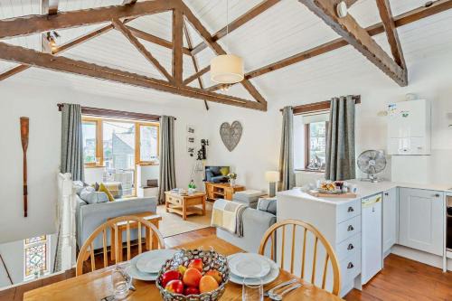 Looe House | 2 Bed in Looe oc-b27563