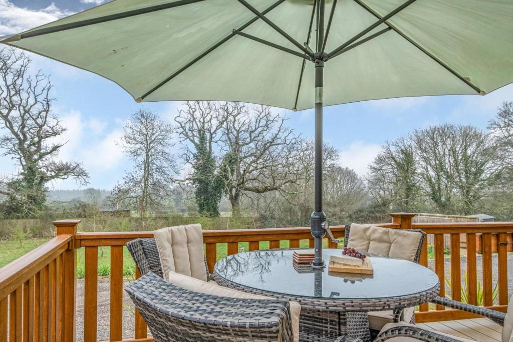 Ryde Cabin | 2 Bed in Upton oc-c35149
