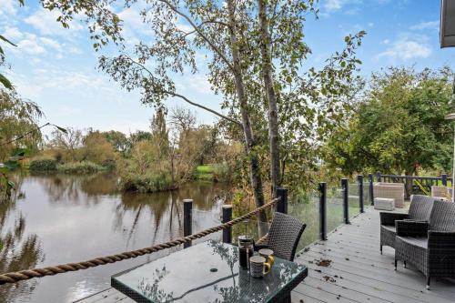 Welney Cabin | 2 Bed in Welney oc-k30123