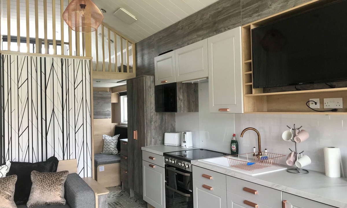 South Galson Cabin | 2 Bed Lodge - Sleeps 4 - Parking - Wifi