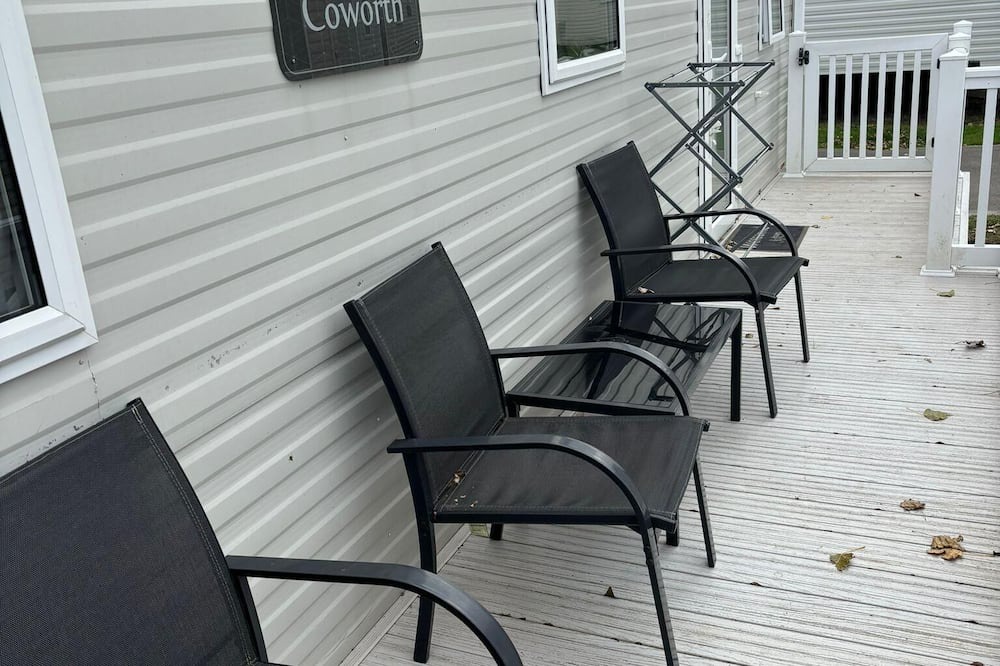 Hamworthy Cabin | 2 bed-Sleeps 6-Pets-Free Parking