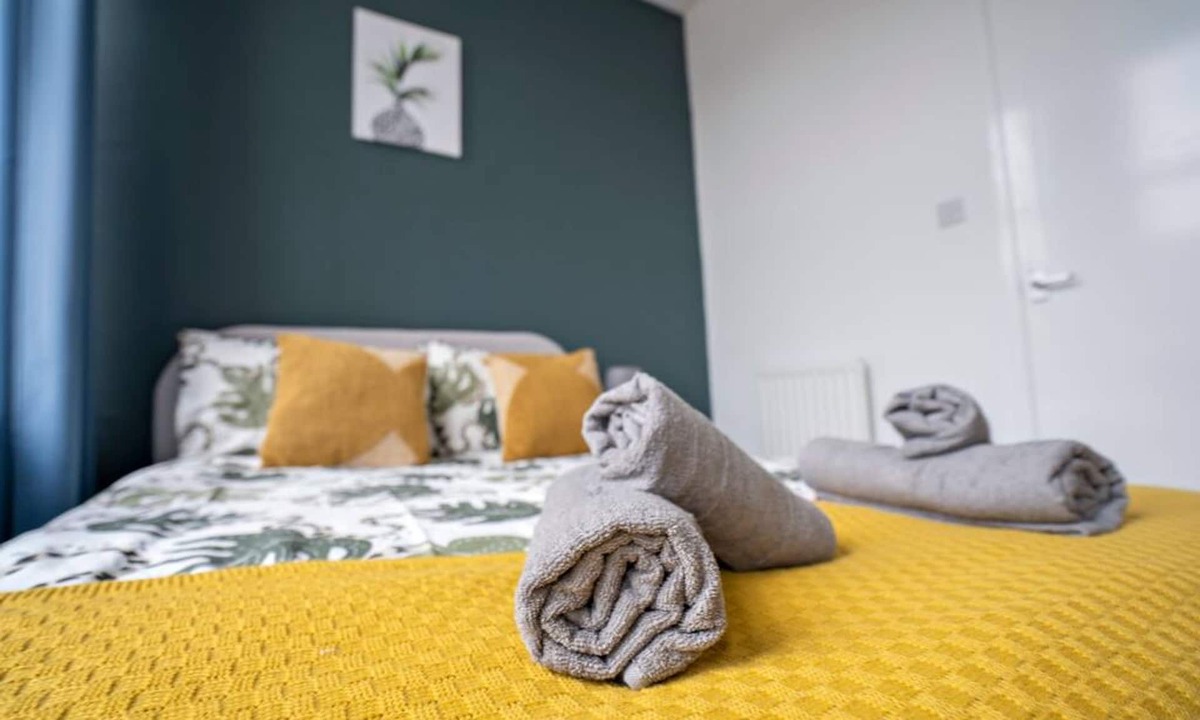 Wallsend Apartment | 2 Bed-town Centre-free Parking