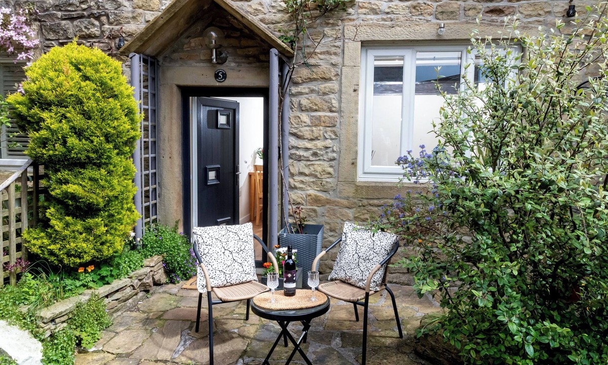 Barnoldswick Cottage | 2 bedroom accommodation in Salterforth, near Barnoldswick