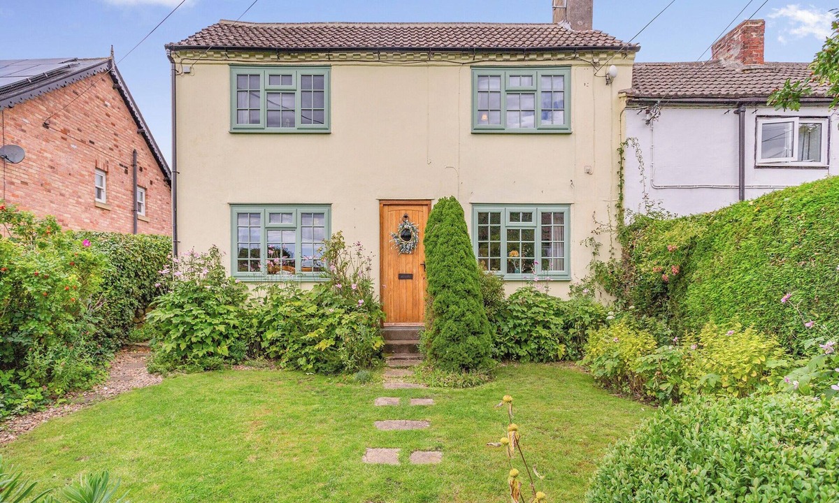 Thornton-le-Moor Cottage | 2 bedroom accommodation in Thornton-le-Moor, near Northallerton