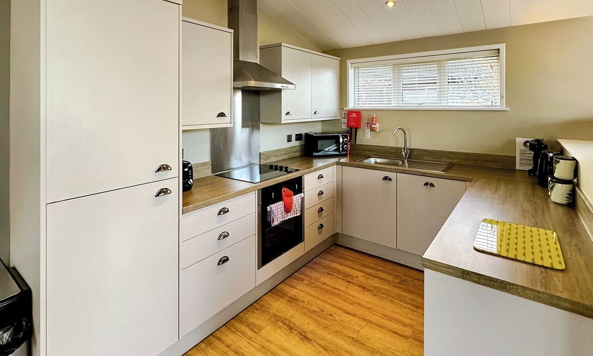 Raywell Ski Chalet | 2 bedroom accommodation in Raywell, Beverley